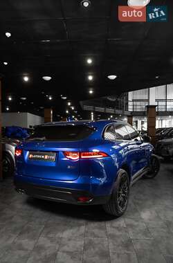 Внедорожник / Кроссовер Jaguar F-Pace 2017 в 