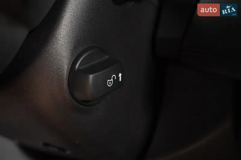 Внедорожник / Кроссовер Jaguar F-Pace 2017 в 