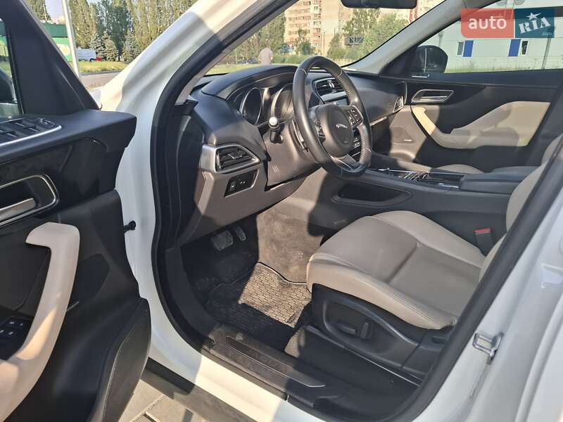 Позашляховик / Кросовер Jaguar F-Pace 2017 в Черкасах