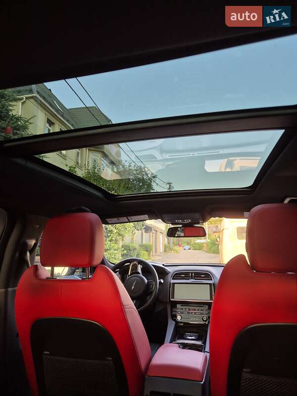 Позашляховик / Кросовер Jaguar F-Pace 2017 в Києві