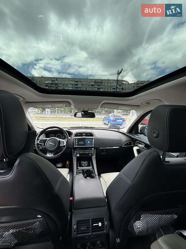 Внедорожник / Кроссовер Jaguar F-Pace 2017 в Харькове