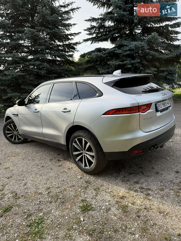 Внедорожник / Кроссовер Jaguar F-Pace 2016 в Тернополе