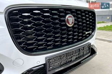 Позашляховик / Кросовер Jaguar F-Pace 2022 в 
