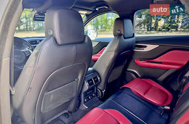 Внедорожник / Кроссовер Jaguar F-Pace 2017 в 