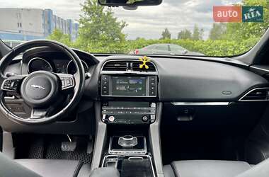 Внедорожник / Кроссовер Jaguar F-Pace 2018 в 
