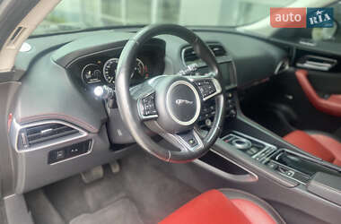 Внедорожник / Кроссовер Jaguar F-Pace 2017 в 
