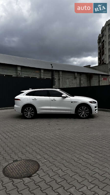Jaguar F-Pace 2016