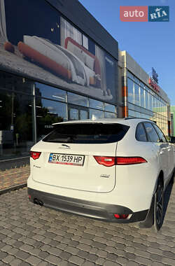 Внедорожник / Кроссовер Jaguar F-Pace 2016 в 