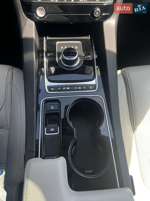 Внедорожник / Кроссовер Jaguar F-Pace 2016 в Василькове