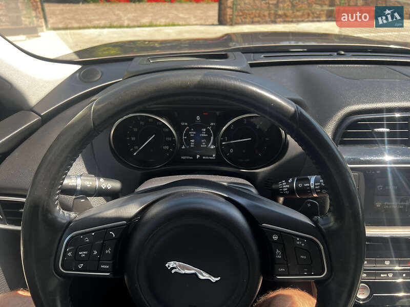 Внедорожник / Кроссовер Jaguar F-Pace 2016 в Василькове
