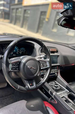 Внедорожник / Кроссовер Jaguar F-Pace 2016 в 