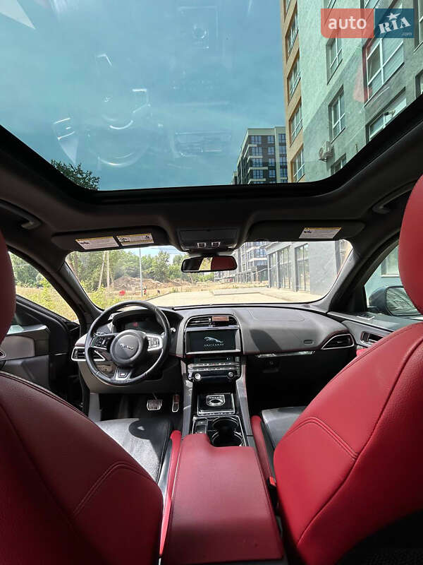 Внедорожник / Кроссовер Jaguar F-Pace 2016 в Ивано-Франковске