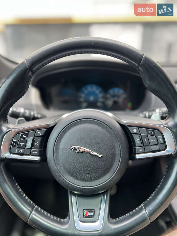 Внедорожник / Кроссовер Jaguar F-Pace 2016 в Ивано-Франковске