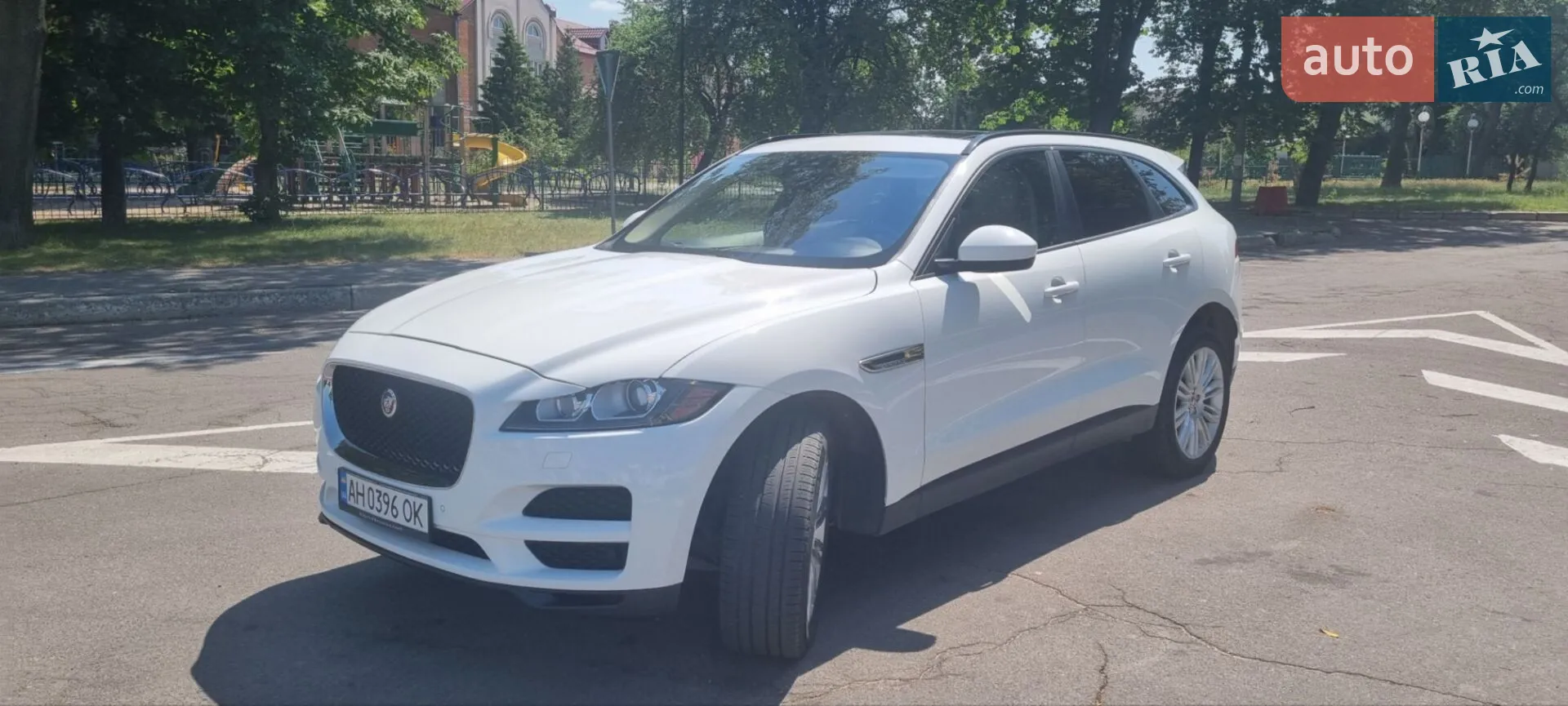 2016 Jaguar F-Pace - мініатюра 3