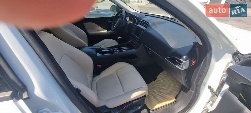 Внедорожник / Кроссовер Jaguar F-Pace 2016 в Виннице фото 17 Внедорожник / Кроссовер Jaguar F-Pace 2016 в Виннице