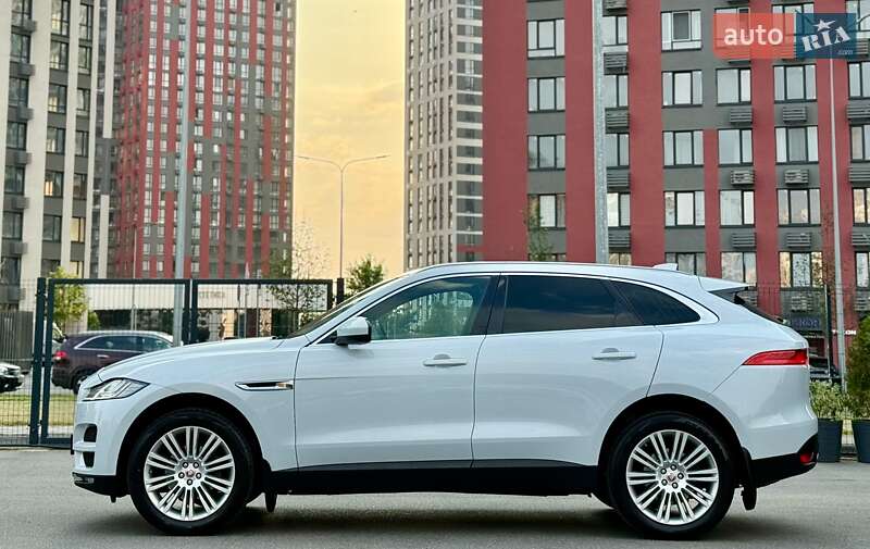 Внедорожник / Кроссовер Jaguar F-Pace 2016 в Киеве