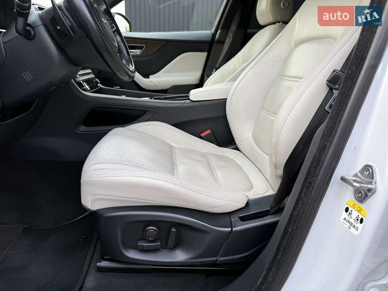 Внедорожник / Кроссовер Jaguar F-Pace 2016 в Киеве