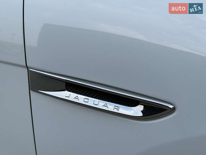 Внедорожник / Кроссовер Jaguar F-Pace 2016 в Киеве