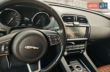 Внедорожник / Кроссовер Jaguar F-Pace 2019 в 