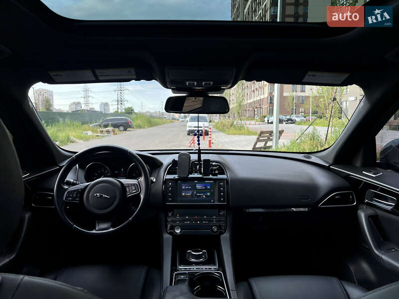 Позашляховик / Кросовер Jaguar F-Pace 2016 в Києві