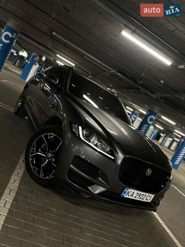 Позашляховик / Кросовер Jaguar F-Pace 2016 в Києві