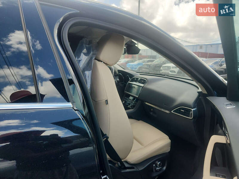 Позашляховик / Кросовер Jaguar F-Pace 2020 в Києві