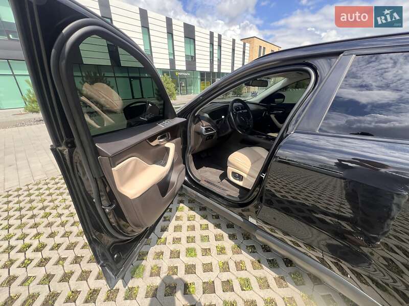 Позашляховик / Кросовер Jaguar F-Pace 2016 в Хмельницькому фото 8 Позашляховик / Кросовер Jaguar F-Pace 2016 в Хмельницькому