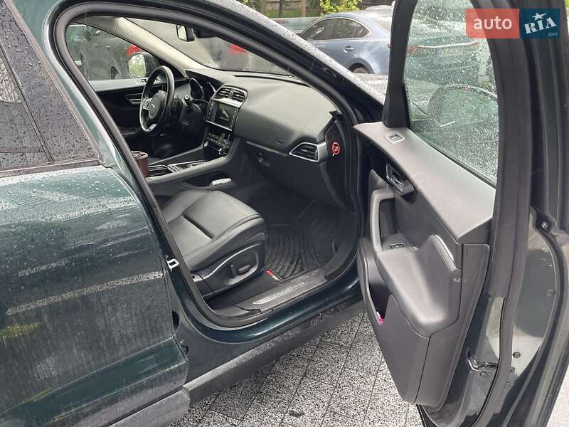 Позашляховик / Кросовер Jaguar F-Pace 2017 в Києві фото 17 Позашляховик / Кросовер Jaguar F-Pace 2017 в Києві