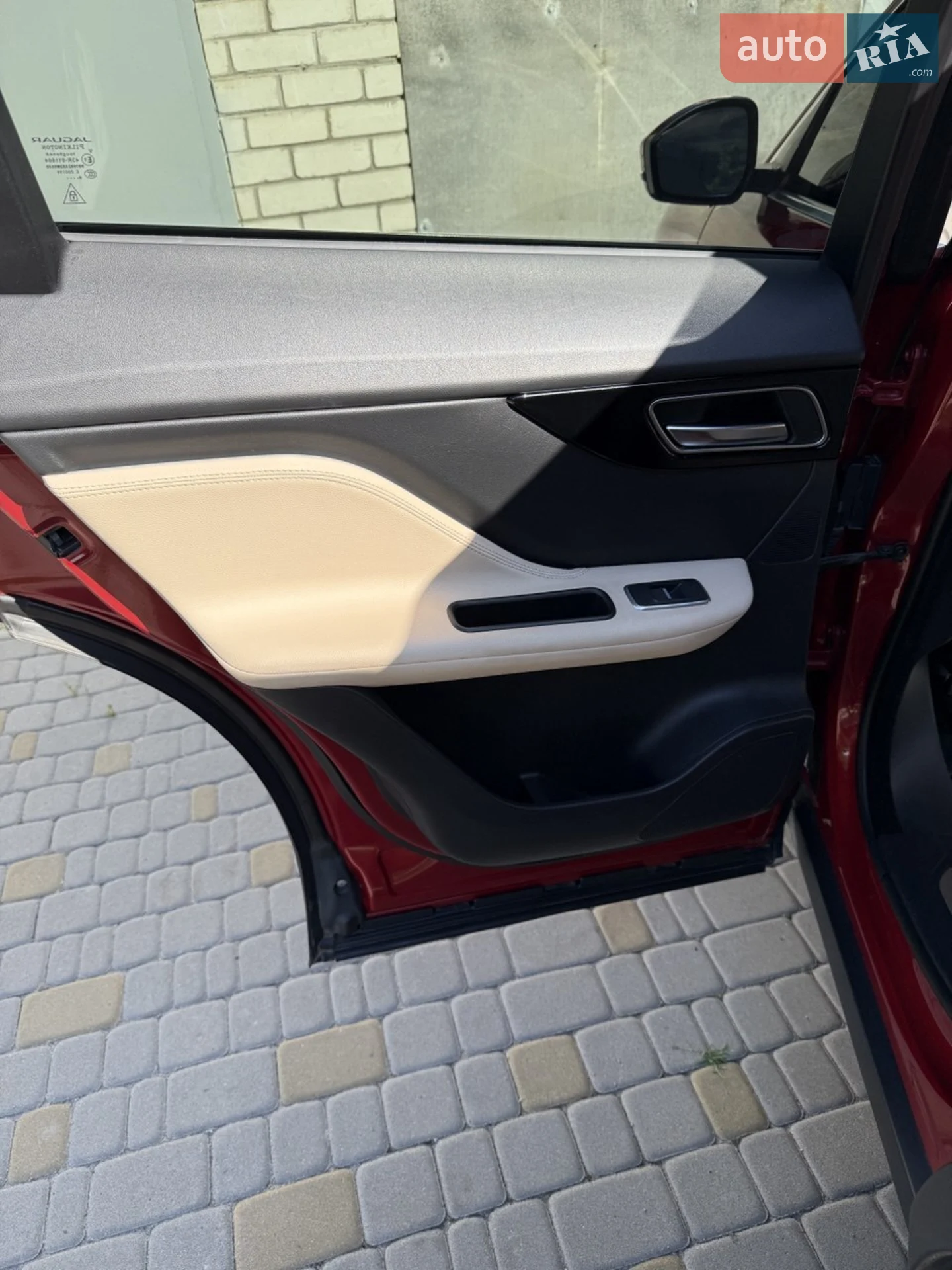 2018 Jaguar F-Pace - мініатюра 12