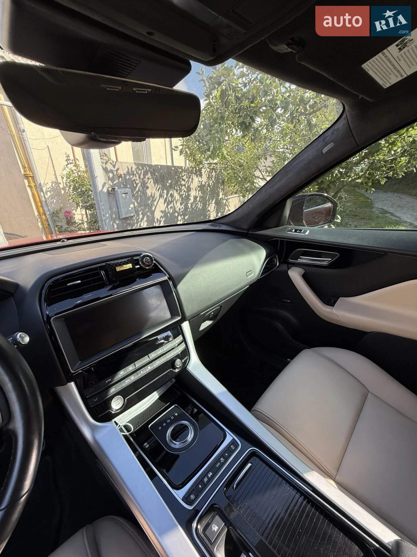 2018 Jaguar F-Pace - мініатюра 13