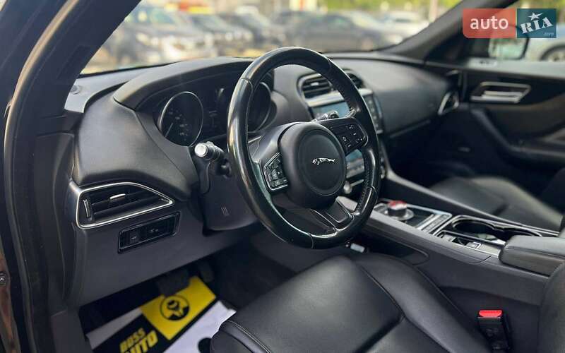 Внедорожник / Кроссовер Jaguar F-Pace 2016 в Ивано-Франковске