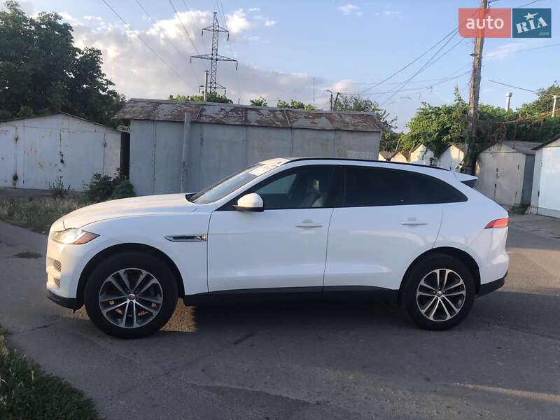Внедорожник / Кроссовер Jaguar F-Pace 2016 в 