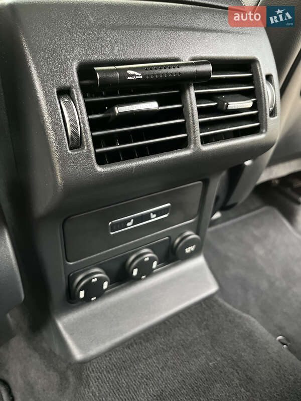 Позашляховик / Кросовер Jaguar F-Pace 2016 в Львові фото 25 Позашляховик / Кросовер Jaguar F-Pace 2016 в Львові