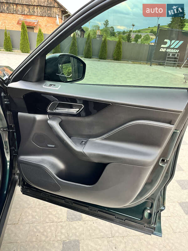 Позашляховик / Кросовер Jaguar F-Pace 2016 в Львові фото 31 Позашляховик / Кросовер Jaguar F-Pace 2016 в Львові