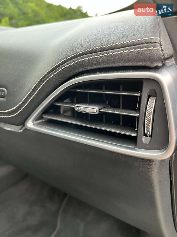Позашляховик / Кросовер Jaguar F-Pace 2016 в Львові фото 36 Позашляховик / Кросовер Jaguar F-Pace 2016 в Львові