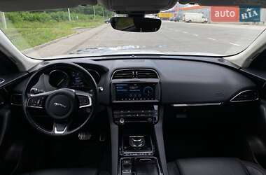 Внедорожник / Кроссовер Jaguar F-Pace 2018 в 