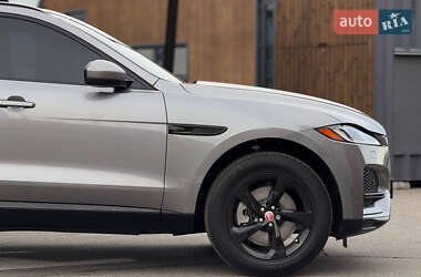Внедорожник / Кроссовер Jaguar F-Pace 2023 в 