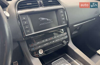 Внедорожник / Кроссовер Jaguar F-Pace 2017 в 