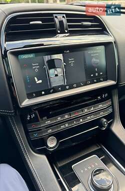 Внедорожник / Кроссовер Jaguar F-Pace 2016 в 