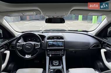 Внедорожник / Кроссовер Jaguar F-Pace 2016 в 