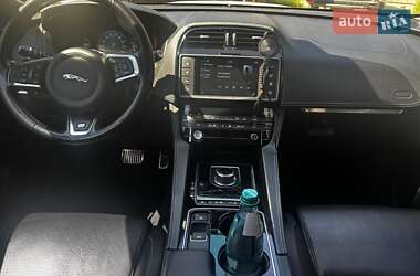 Внедорожник / Кроссовер Jaguar F-Pace 2016 в 
