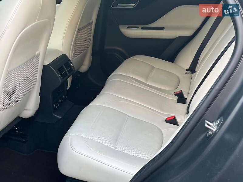 Позашляховик / Кросовер Jaguar F-Pace 2018 в Києві