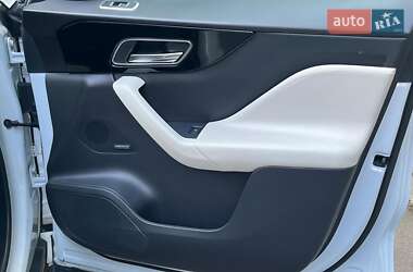 Внедорожник / Кроссовер Jaguar F-Pace 2018 в 