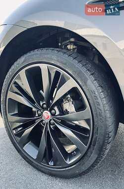 Позашляховик / Кросовер Jaguar F-Pace 2017 в 