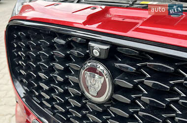 Внедорожник / Кроссовер Jaguar F-Pace 2021 в 