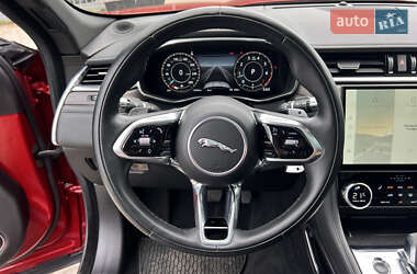 Внедорожник / Кроссовер Jaguar F-Pace 2021 в 