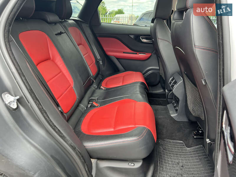 Внедорожник / Кроссовер Jaguar F-Pace 2017 в Нововолынске