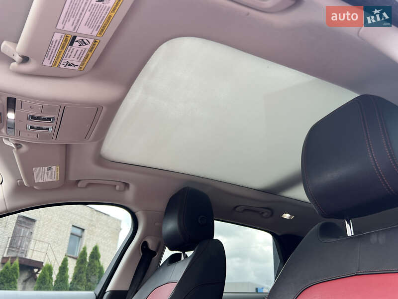 Внедорожник / Кроссовер Jaguar F-Pace 2017 в Нововолынске