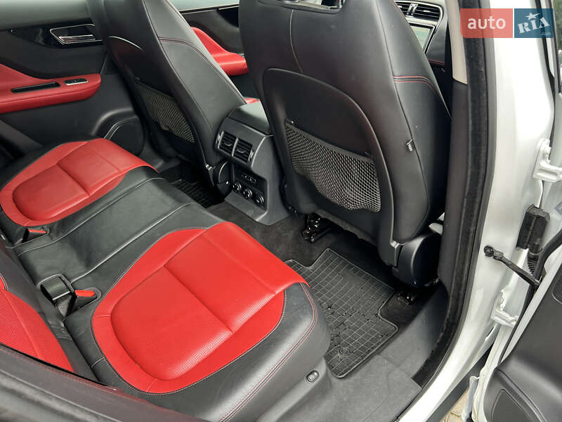 Внедорожник / Кроссовер Jaguar F-Pace 2017 в Нововолынске