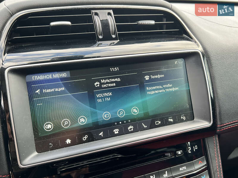 Внедорожник / Кроссовер Jaguar F-Pace 2017 в Нововолынске